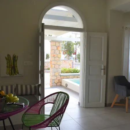 Appartamento De_naxia Perissa (Santorini)